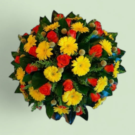 Biedermeijer Bloemstuk vanaf 40 cm: Geel en rode accenten